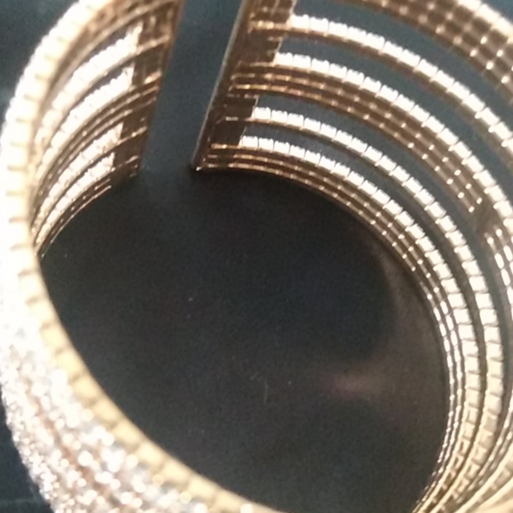 Jewelry - Picture 2 of 6